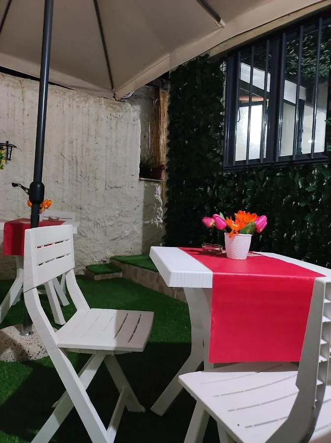 Robert Holiday Apartment Catánia Vakantiehuis